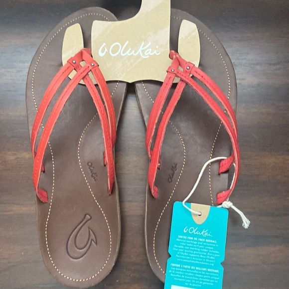 NWT- OLUKAI WOMEN'S U'I- Ohia red/ dark Java- Women’s sizing- 9 - Picture 3 of 7